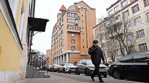 Судебные приставы дали Долиной пять дней на передачу квартиры Лурье