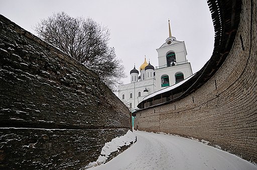 Новая отопительная система Троицкого собора в Пскове повредила старинному иконостасу