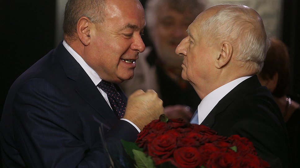 Спецпредставитель президента РФ Михаил Швыдкой и юбиляр Марк Захаров