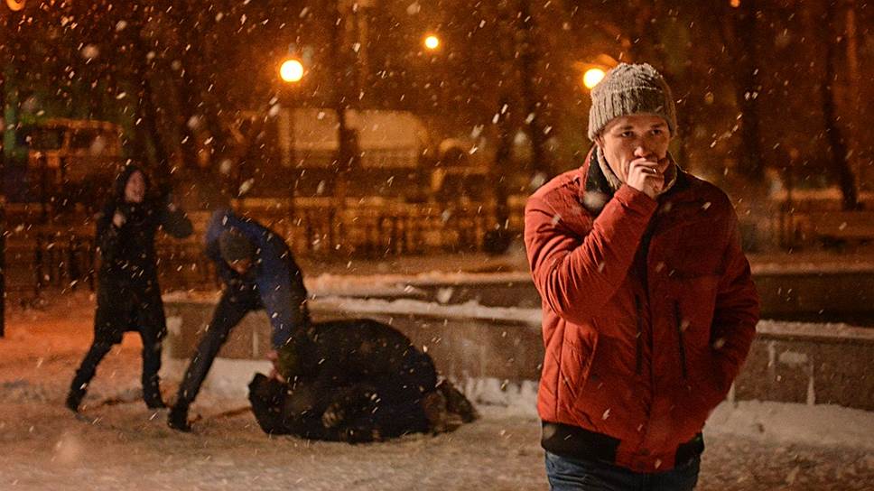 &quot;Дурак&quot; — это все тот же Быков, с перехлестами и дожиманием любой ситуации до предела, если не до абсурда (кадр из фильма)
