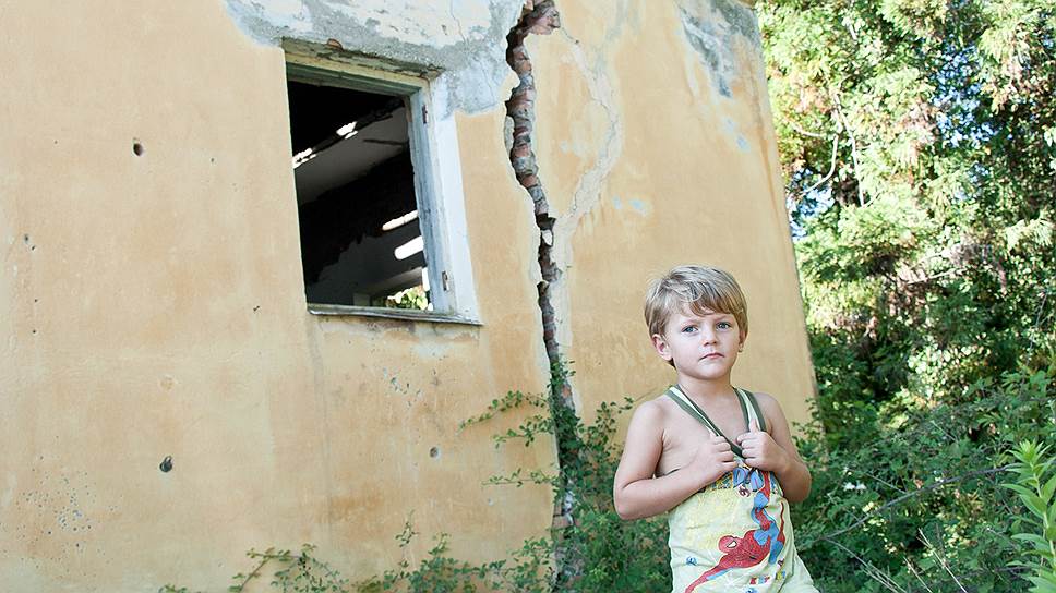 В Абхазии нет детских домов, о детях, оставшихся без родителей, по традиции заботятся родственники