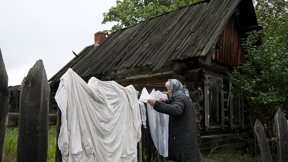 Вдоль узкоколейки сейчас живут примерно так, как столетиями жили в русской глубинке 
