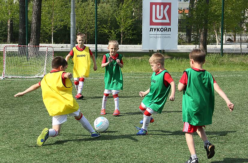 Летом тренеры московского &quot;Спартака&quot; занимались с юными футболистами Западной Сибири 
