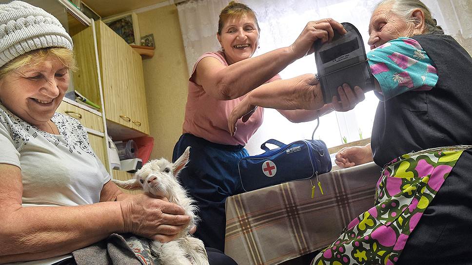 Как пенсионерки в Мордовии организовали свою скорую помощь