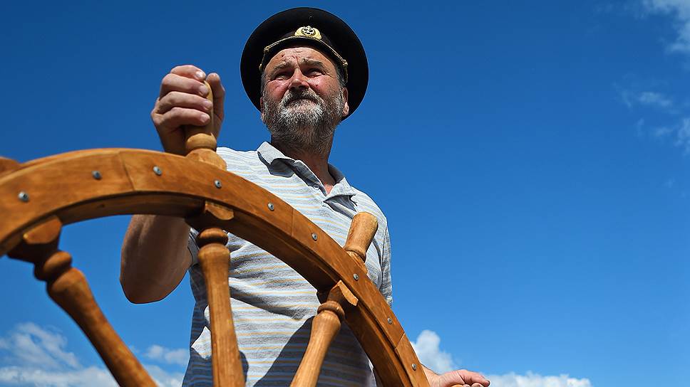 Зачем бывший моряк открыл музей лодки в вологодской глубинке