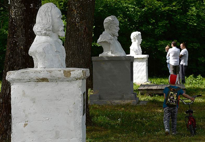 Белинский, Чайковский, Пушкин... Культурных объектов в этом селе больше, чем в ином городке 