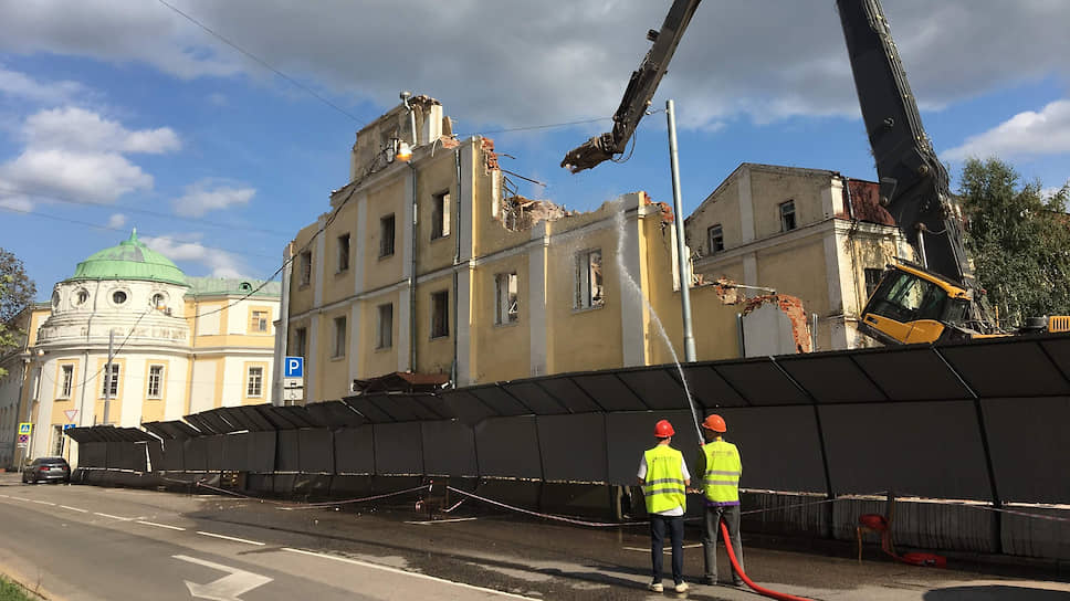 О попытке воспрепятствовать сносу исторических зданий в Москве