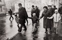 Фото 34 (НА ВЫБОРЫ — ВСЕЙ СЕМЬЕЙ (С ВНУКАМИ БОРИСОМ, МАШЕЙ, КАТЕЙ). 1989 Г.)