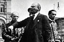 1924 г. «Ленин — грандиозная фигура, раздавленная собственными преобразованиями. Ему повезло умереть до того, как Сталин его расстрелял бы».