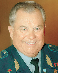 Генерал-майор авиации стал специалистом по земле