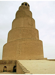 Ирак. Город Самарра. В феврале 2006 года мощный взрыв уничтожил золотой купол мечети «Аль-Аскари», однако минареты устояли