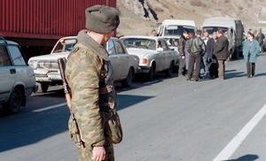 Когда Россия перекрывает дороги в Грузию, в пробках стоят грузы для Армении