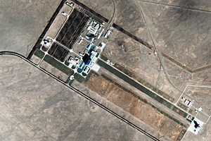 Космодром Цзюцюань (вид сверху) тоже напоминает наш Байконур 