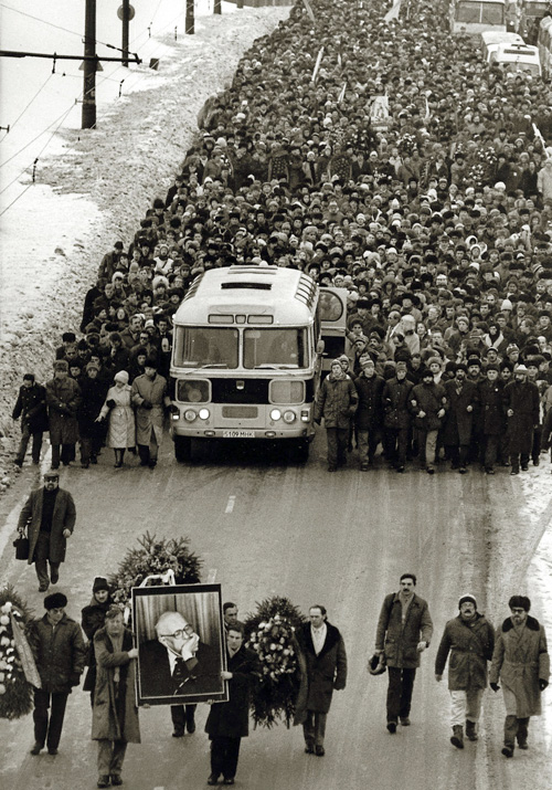 На похороны Сахарова пришли 700 тысяч человек