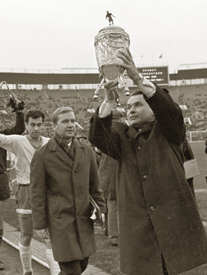 Молодой тренер «Динамо» Бесков только что выиграл Кубок СССР