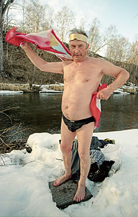 Геннадий Кузнецов - морж и любитель волчьей ягоды