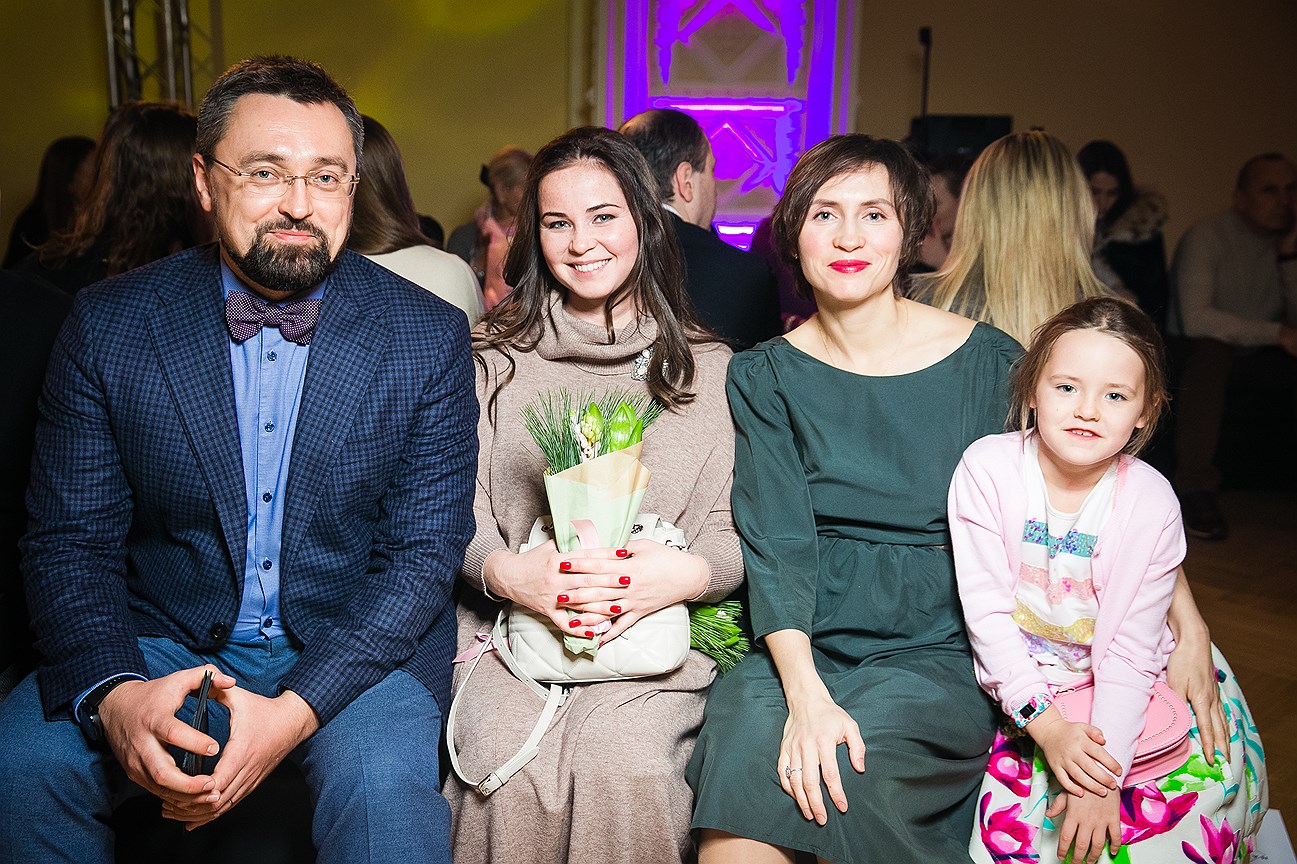 Член Правления АО ЮниКредит Банка Иван Матвеев с семьёй