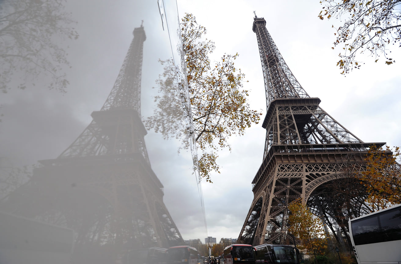 Виды Парижа. Эйфелева башня.