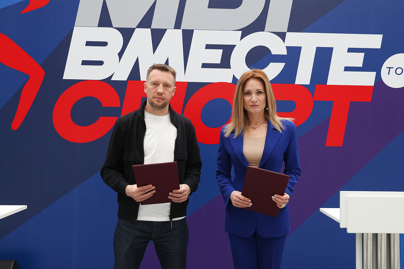 Валентин Голованов, управляющий партнер FONBET (слева)