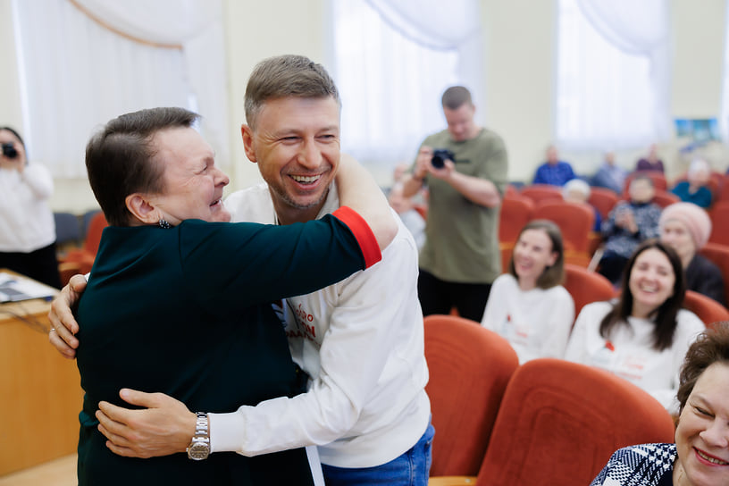Амбассадор ДоброFON Алексей Ягудин в «Саратовском доме-интернате для престарелых и инвалидов»
