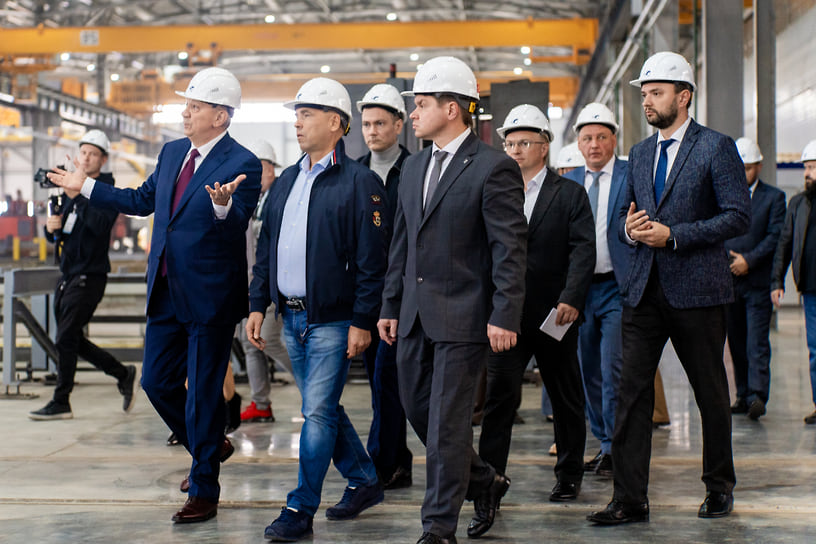Председатель совета директоров ГК «СМК» — Александр Шамсутдинов, губернатор Курганской области — Вадим Шумков, генеральный директор АО «СМК Шадринск» — Игорь Уфимцев, заместитель губернатора Курганской области по экономической политике — Сергей Гаврин, глава города Шадринска — Антон Мокан, директор департамента экономического развития Курганской области — Владимир Ковалев