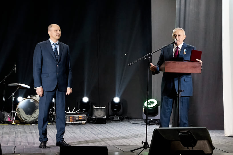 Губернатор Свердловской области Денис Паслер и председатель совета директоров ГК «Полипласт» Александр Шамсутдинов