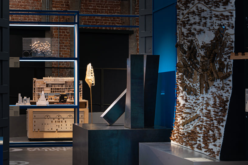 Фотография экспозиции «Внутри города. Искусство архитектурного макета»