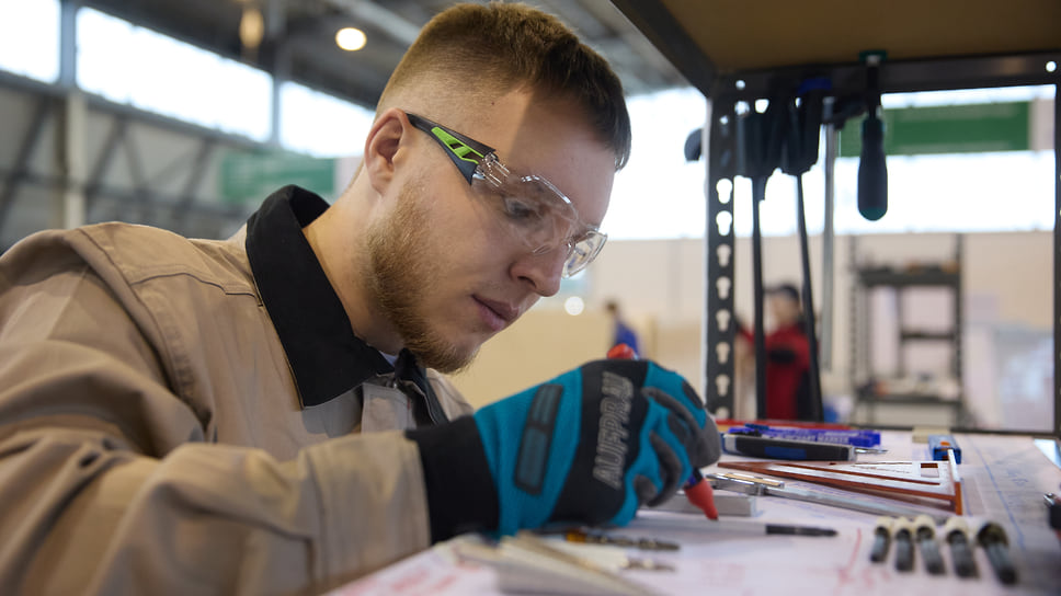 «Хайтек-2025», соревнования (один из 500 конкурсантов чемпионата в момент соревнований)