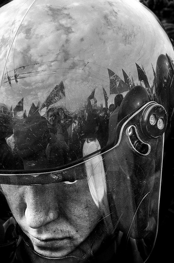 1 место по выбору жюри (также фотография вошла в топ-3 по выбору интернета)

Михаил Гребенщиков 
Марш Миллионов, Москва 6 мая 2012 года. Между кинотеатром Ударник и Болотной площадью 