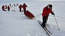 "У двух участников экспедиции при переходе торосов переломились надвое лыжи"