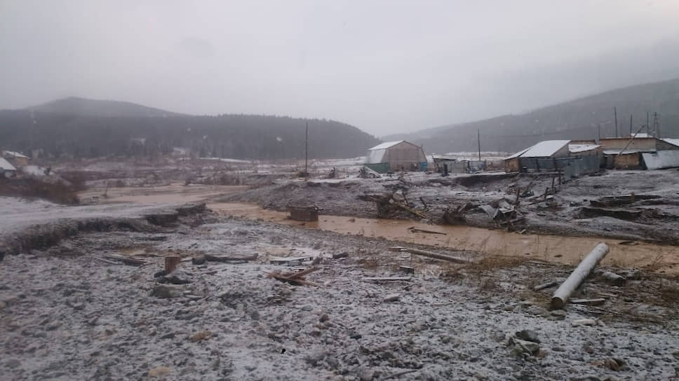 Что могло стать причиной разрушения плотины в Красноярском крае
