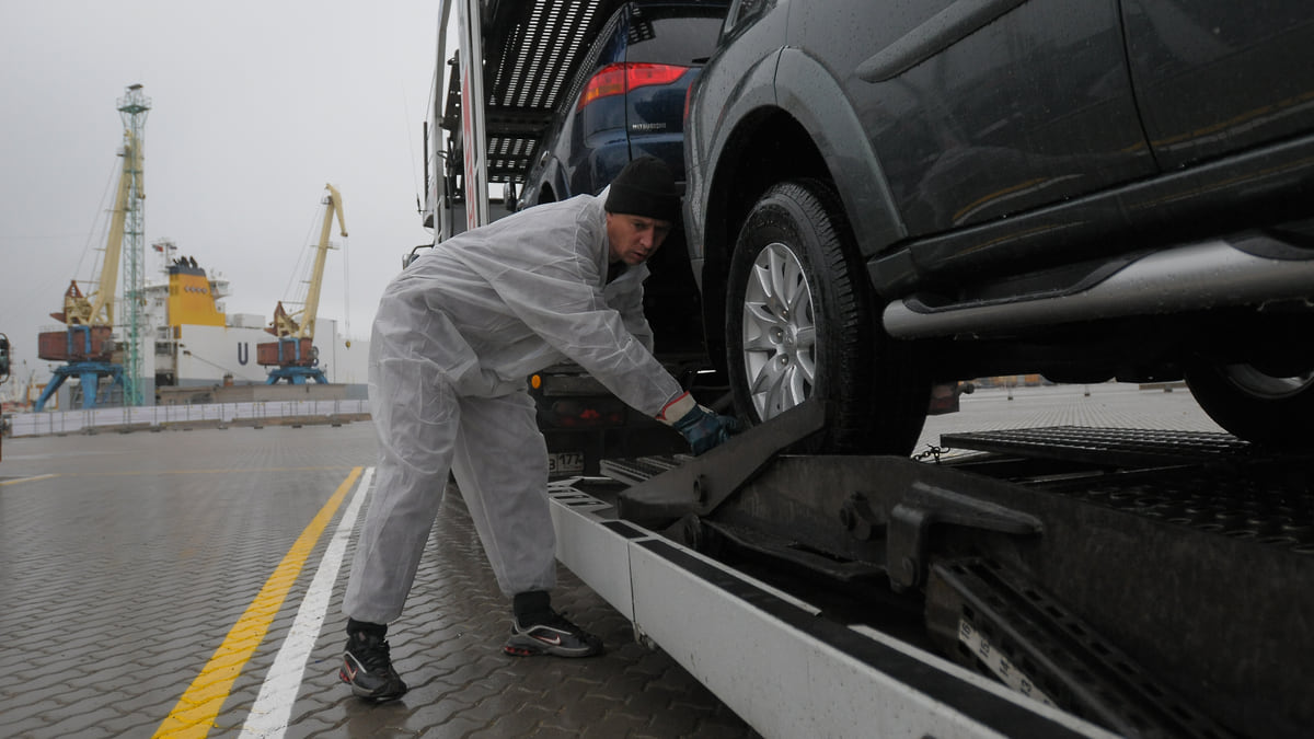 В РФ могут ужесточить правила перепродажи импортированных авто