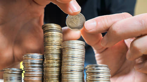 Бюджету закрывают дефицит // Минфин заинтересован в ослаблении рубля и увеличении нефтегазовых доходов