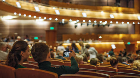 Боты настраиваются на спектакли // Из-за чего посетители театров сталкиваются с проблемами при покупке билетов