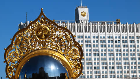 В кокошнике по жизни // С чем связан спрос на национальную одежду и акссесуары