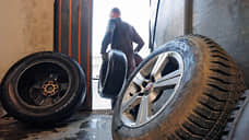 Автолюбители переобуваются по сезону