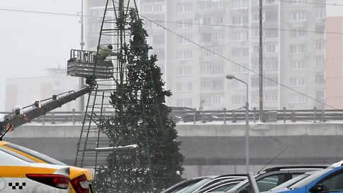 Москва хорошеет к Новому году // Почему подготовка к праздникам началась в середине осени