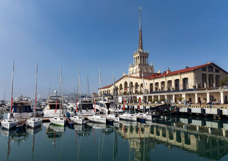 порт Морского вокзала в Сочи