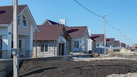 Инвестиции закапывают в землю // Из-за чего дорожают земельные участки под строительство