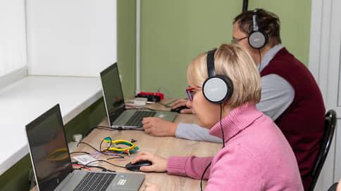 Трудоголизм выходит на пенсию // Как россияне относятся к переработкам