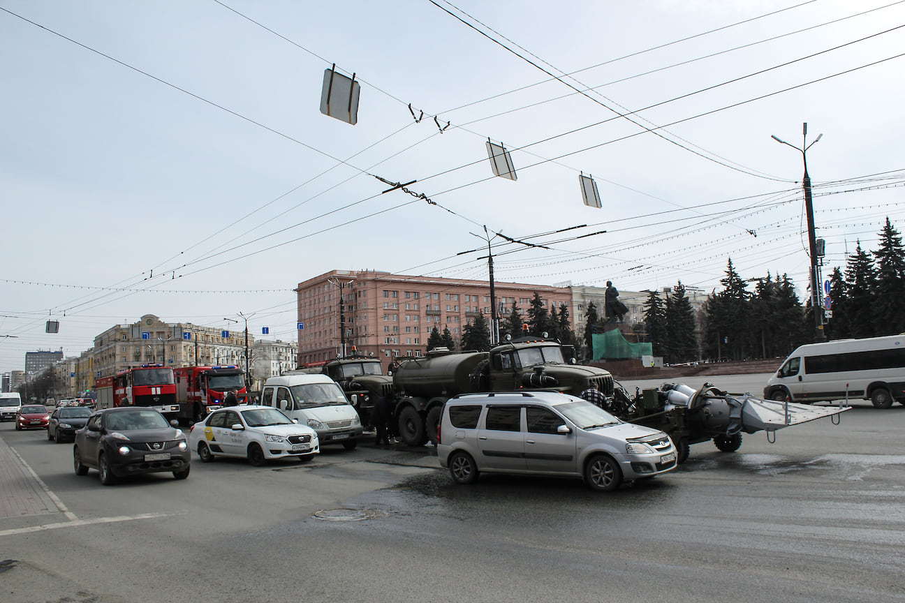 Челябинск в первый день после введения обязательной самоизоляции