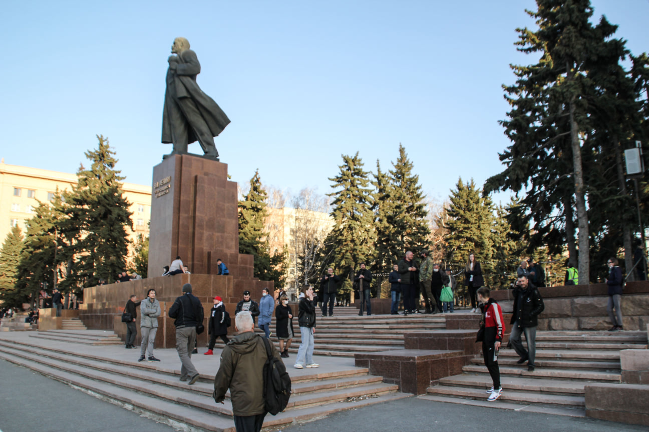 Несогласованная акция в поддержку оппозиционного политика Алексея Навального в Челябинске 21 апреля