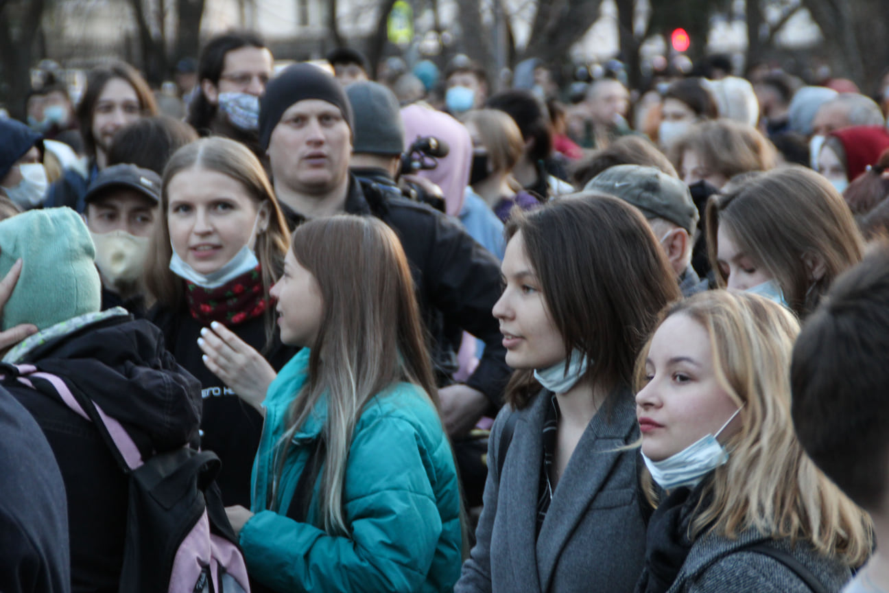 Несогласованная акция в поддержку оппозиционного политика Алексея Навального в Челябинске 21 апреля