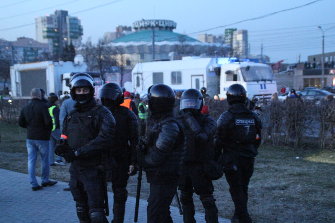 Несогласованная акция в поддержку оппозиционного политика Алексея Навального в Челябинске 21 апреля