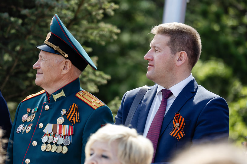 Парад Победы на площади Революции
