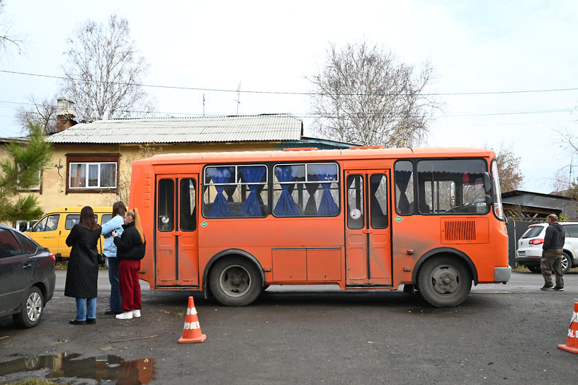 Прощание с погибшими во время взрыва на предприятии в Копейске