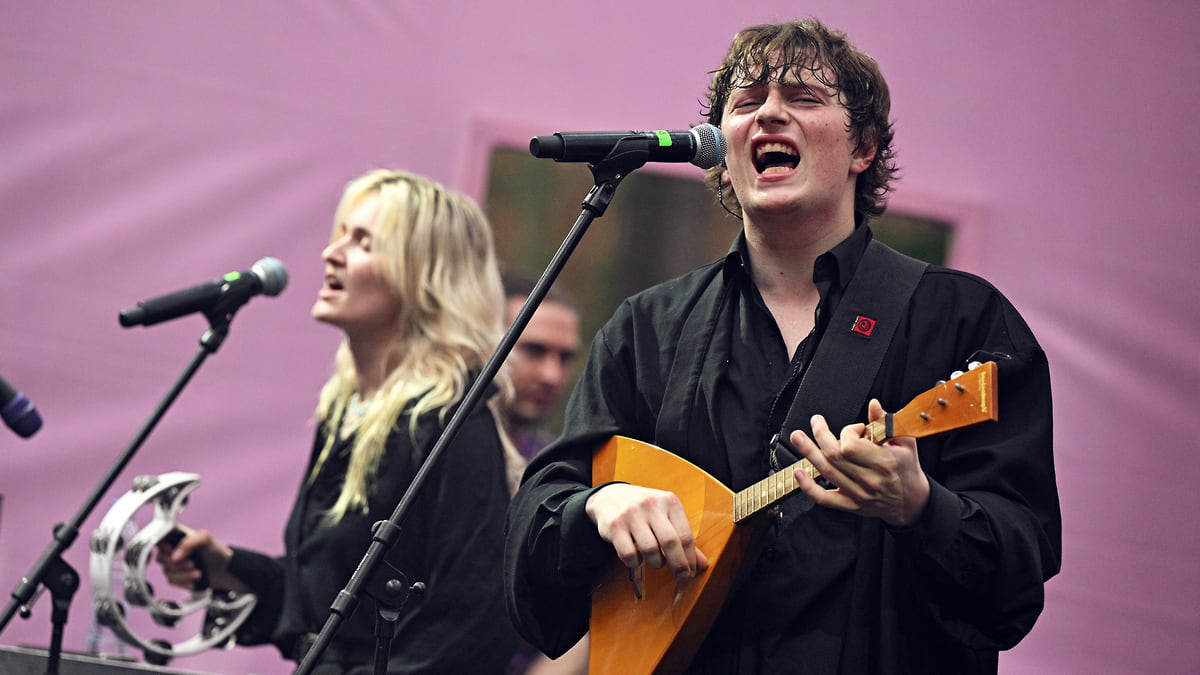 «Бонд с кнопкой», «Чудеса» и «Стиляги»