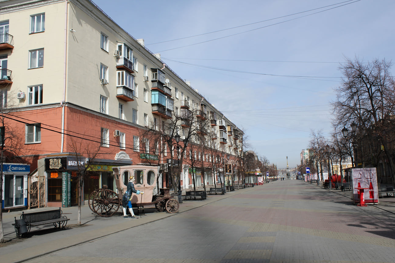 Пустые улицы Челябинска после введения обязательной самоизоляции, апрель 2020