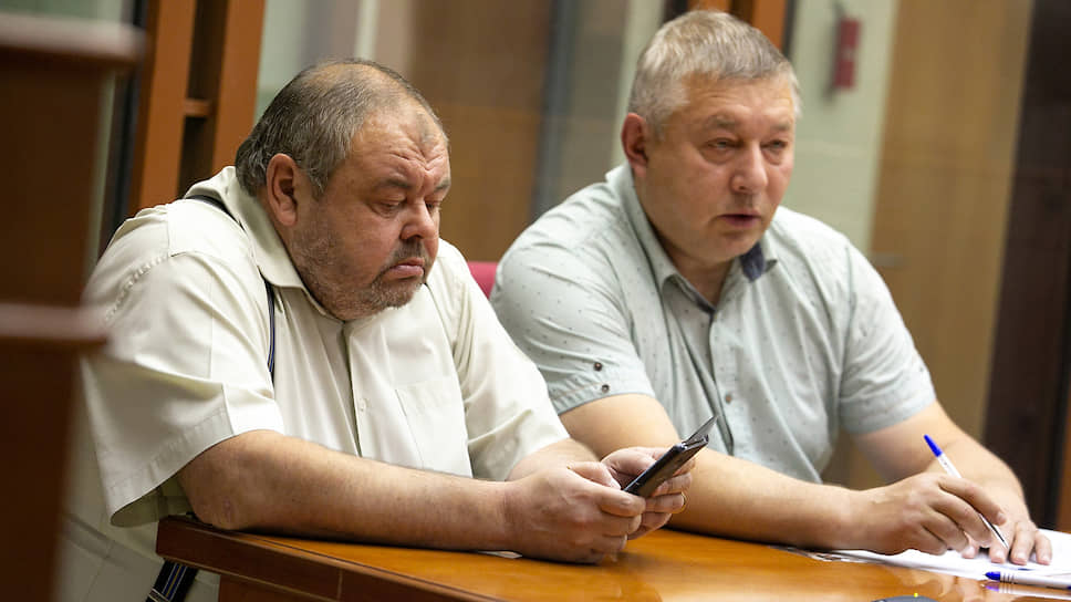 Бывший судья Арбитражного суда Свердловской области Олег Гаврюшин (слева)