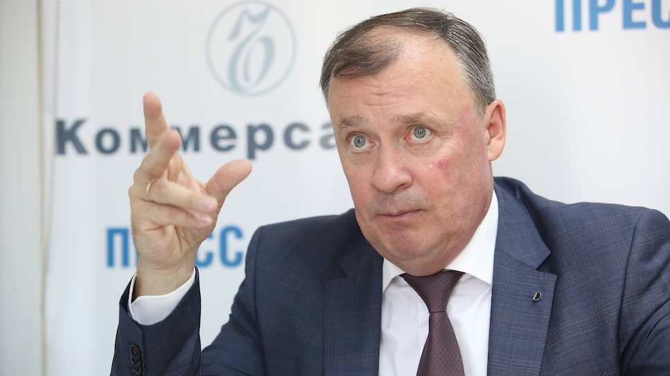 Первый заместитель губернатора Алексей Орлов подтвердил намерение начать работу по передаче больниц в ведение свердловского минздрава